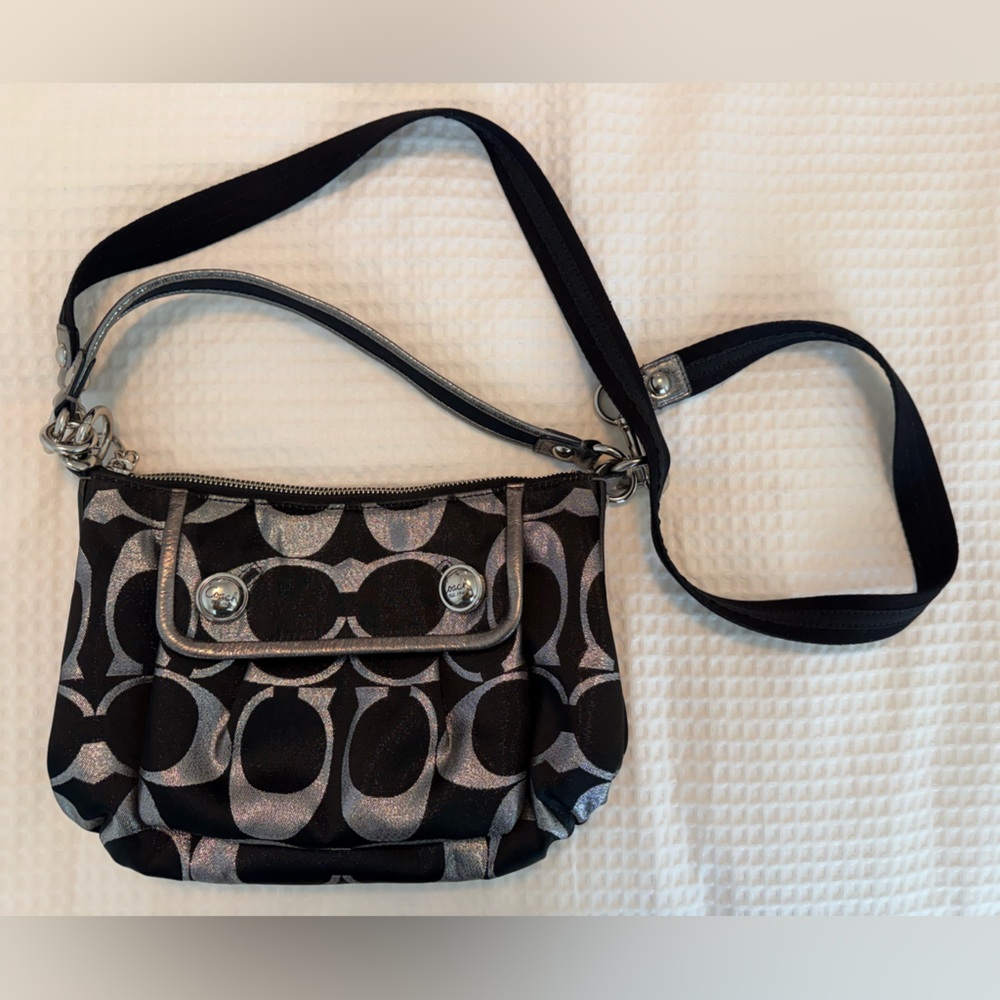 Coach Poppy Signature Lurex Groovy Shoulder Swing Bag Silver and Black Vintage - Picture 2 of 12